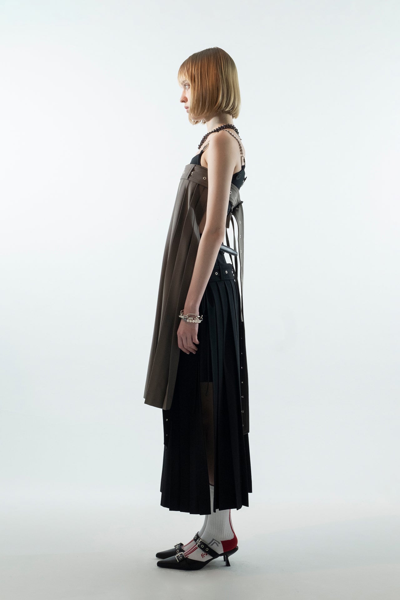 Layer_Parts Pleats Charcoal Gray