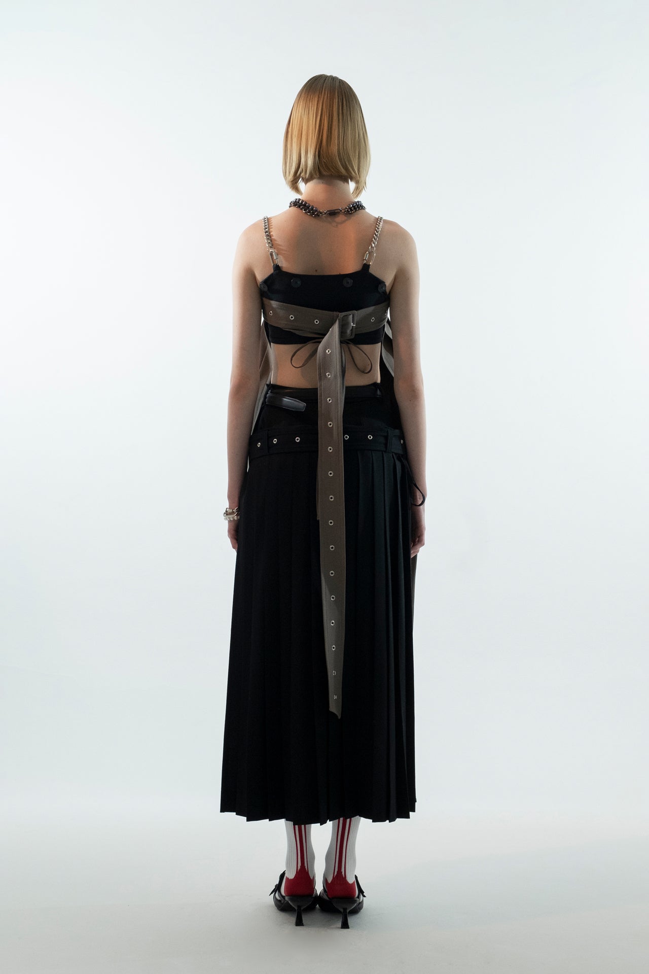 Layer_Parts Pleats Charcoal Gray