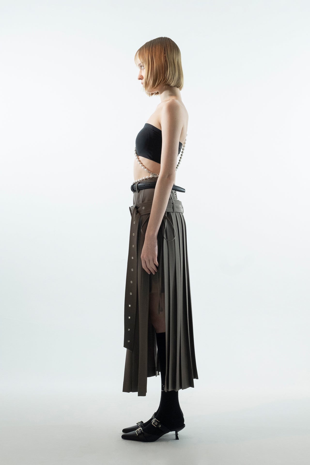 Layer_Parts Pleats Charcoal Gray