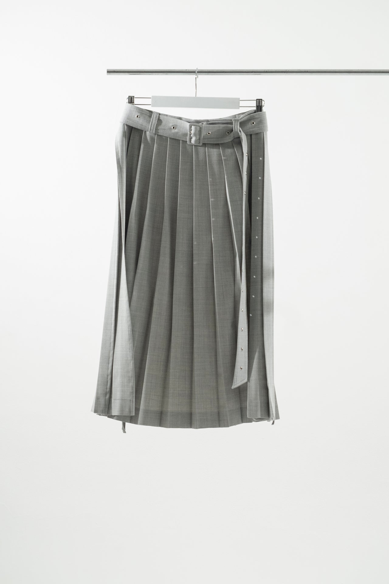 Layer_Skirt Pleats Light Gray