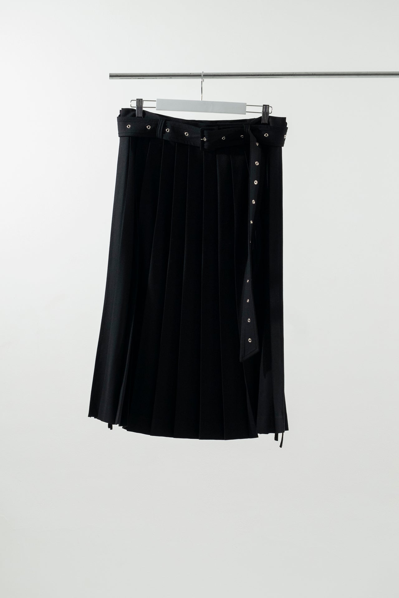 Layer_Skirt Pleats Black