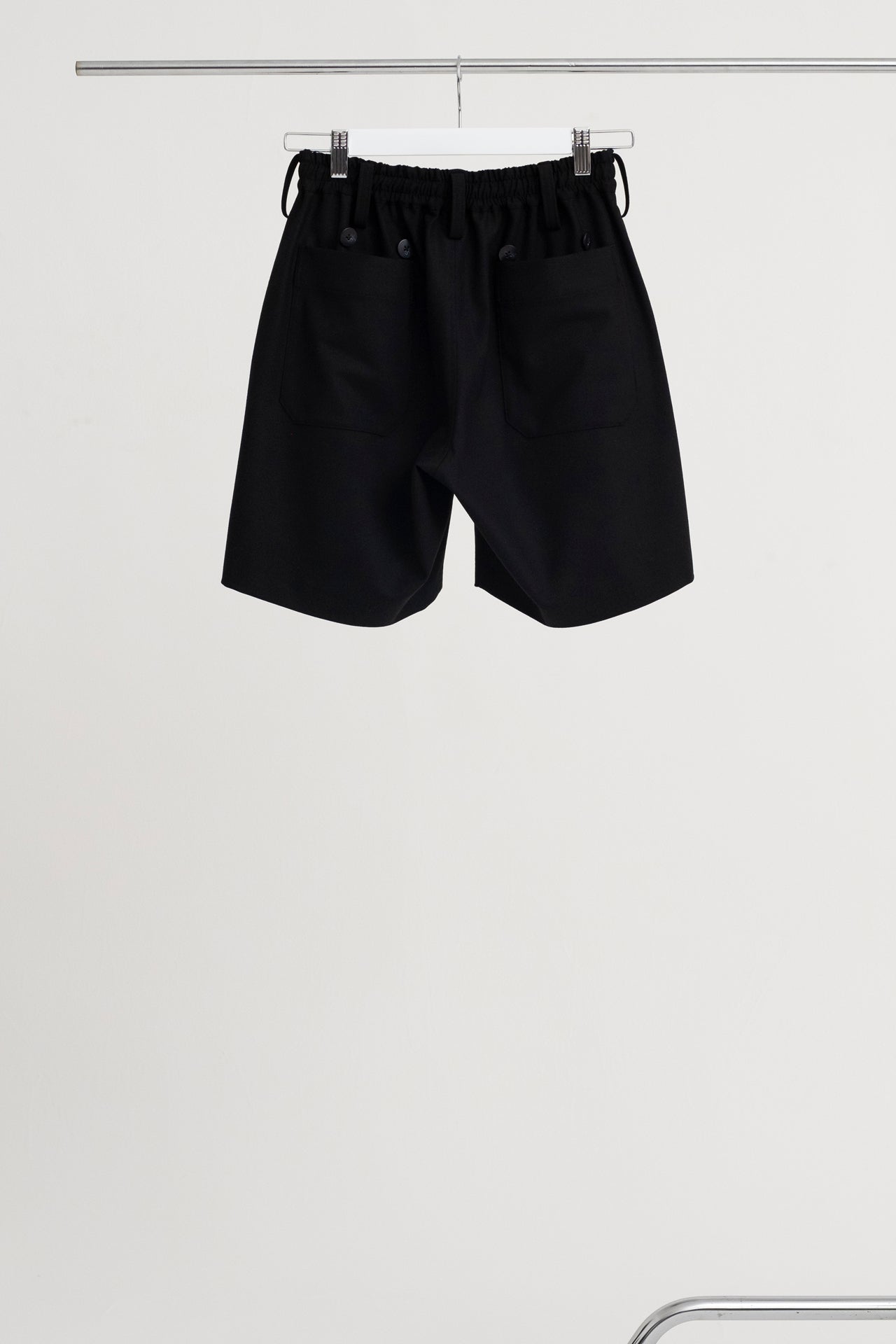 Layer_Shorts Pleats Black