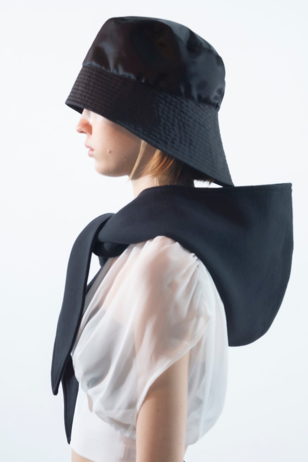 Module_Sweat Hooded Scarf Black