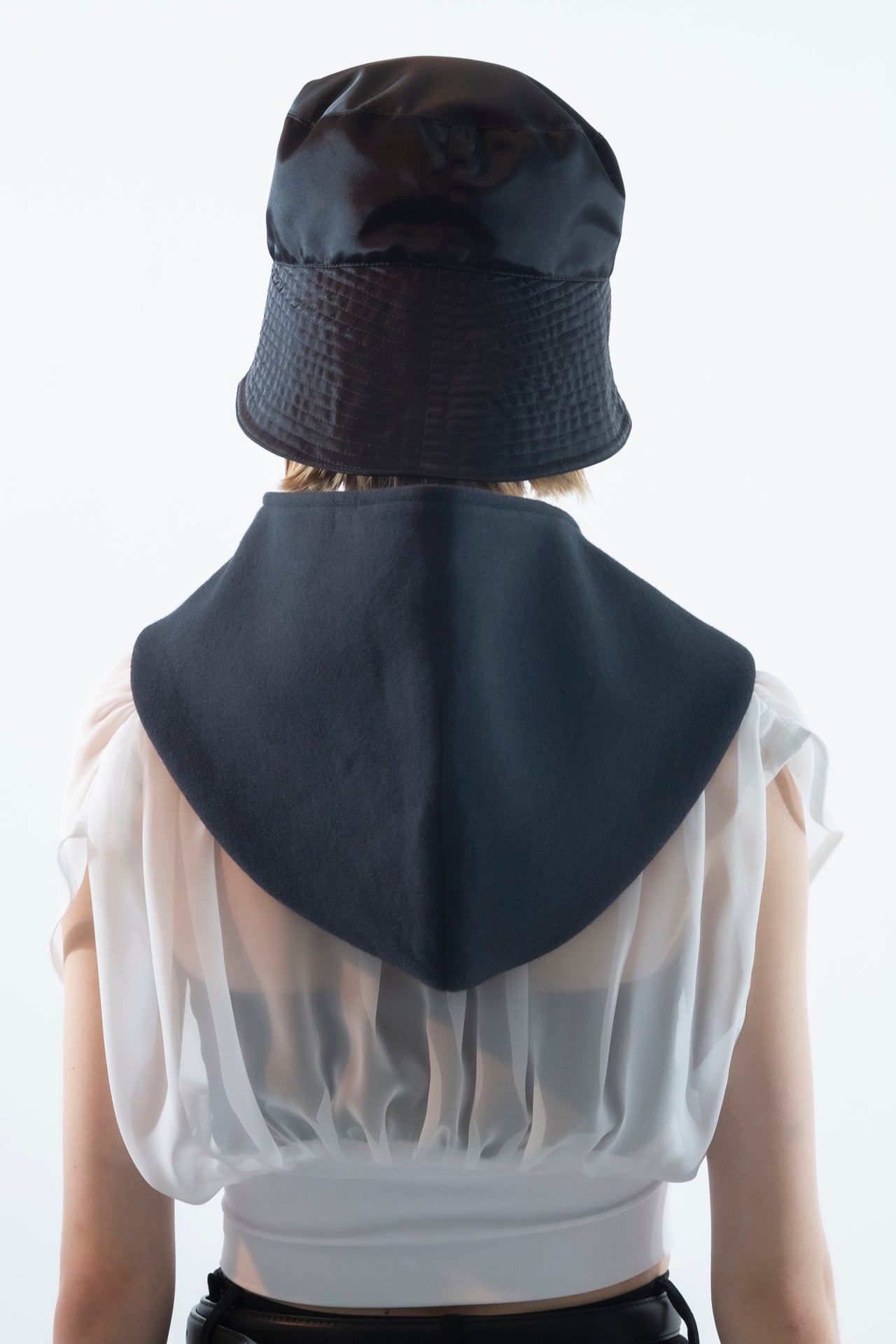 Module_Sweat Hooded Scarf Black