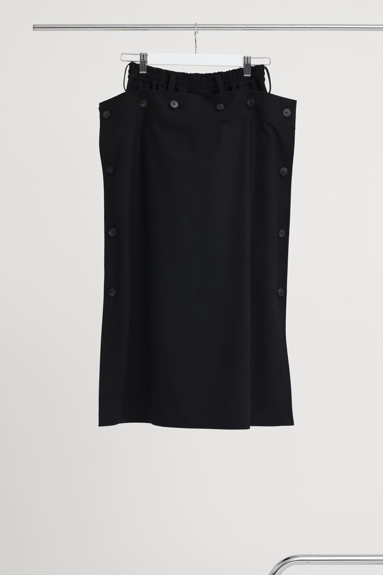 Layer_Shorts Long Black