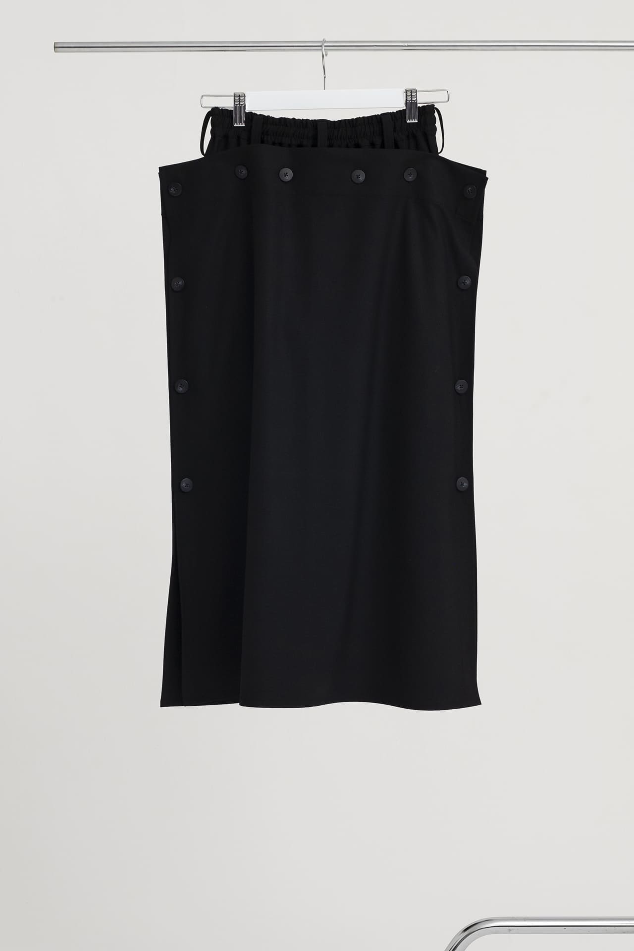 Layer_Shorts Long Black