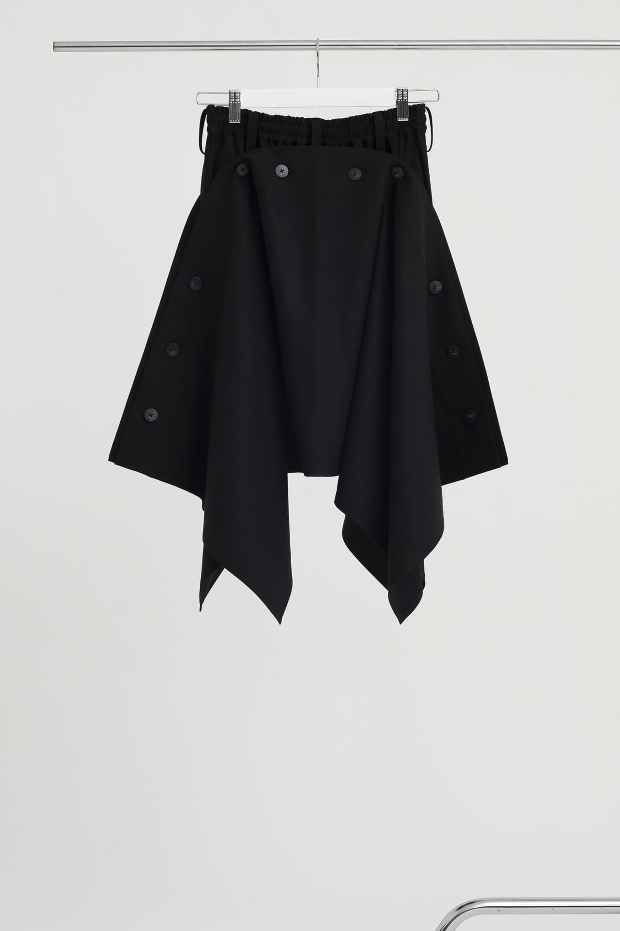 Layer_Shorts Wide Black