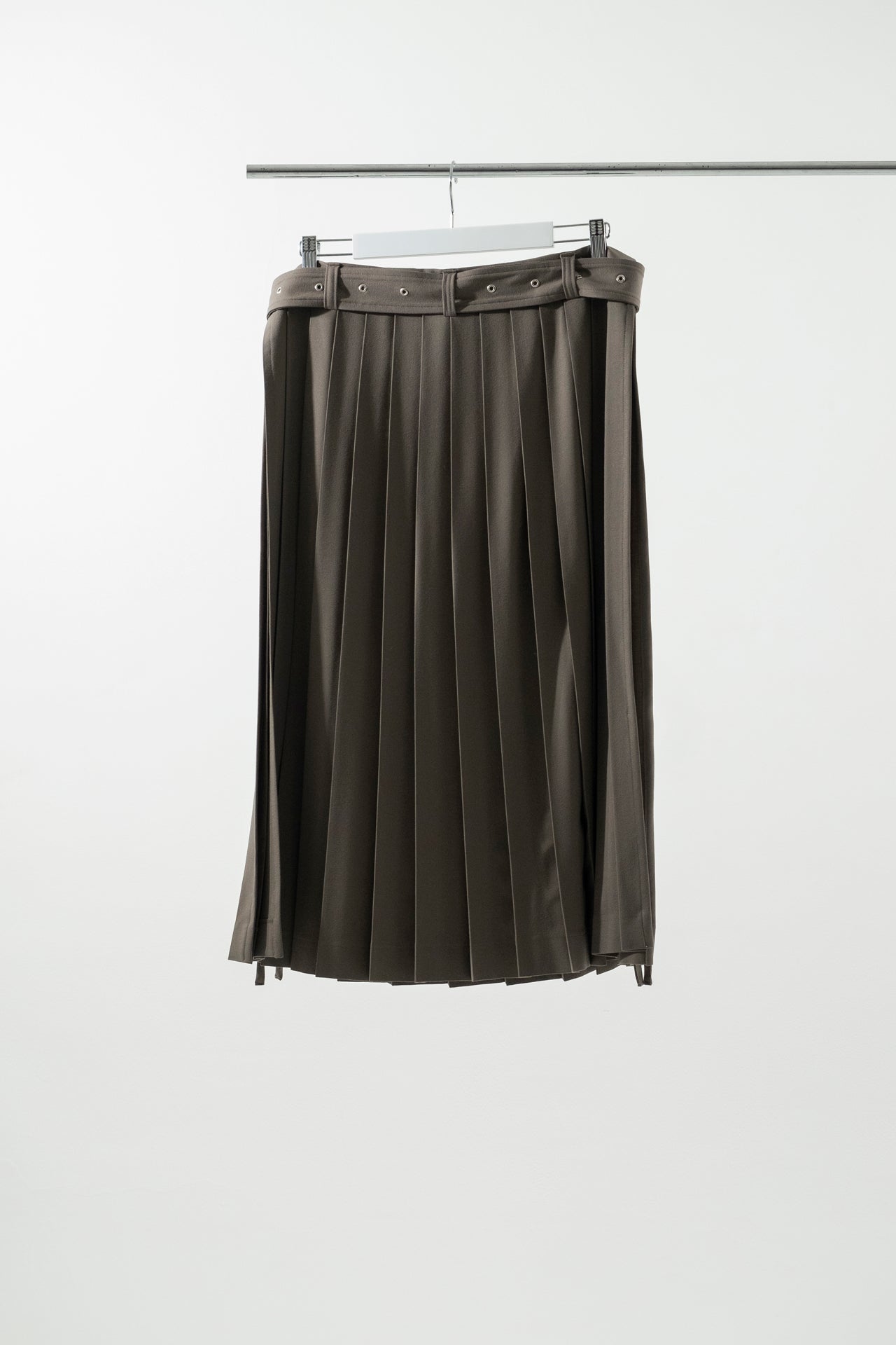 Layer_Parts Pleats Charcoal Gray