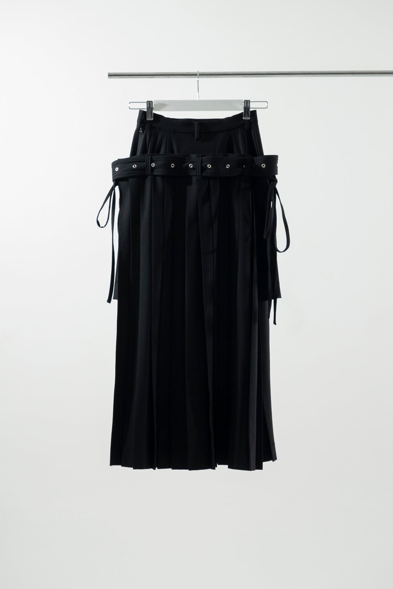 Layer_Skirt Pleats Black